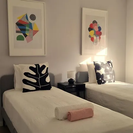 Afonso Galo Guest Iv Lägenhet Almada